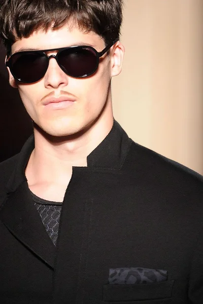 Look 50